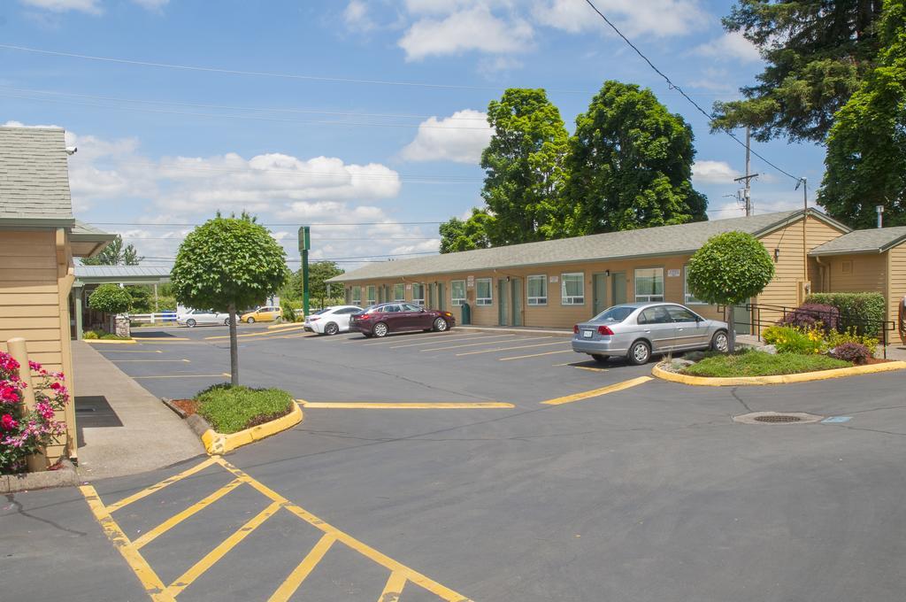 Nordic Inn And Suites Portland Exterior foto