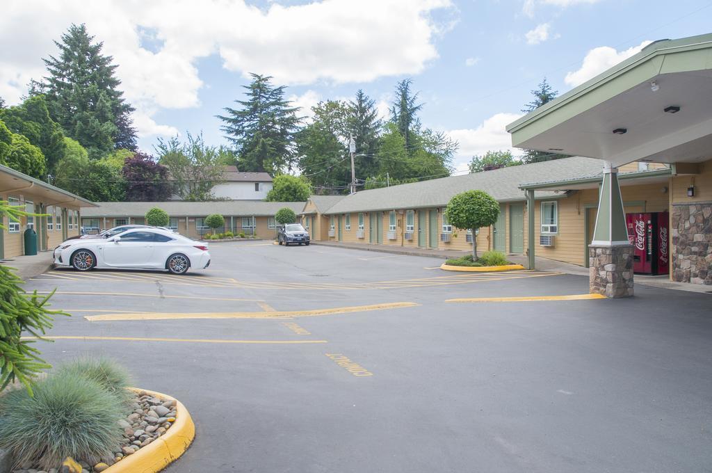 Nordic Inn And Suites Portland Exterior foto